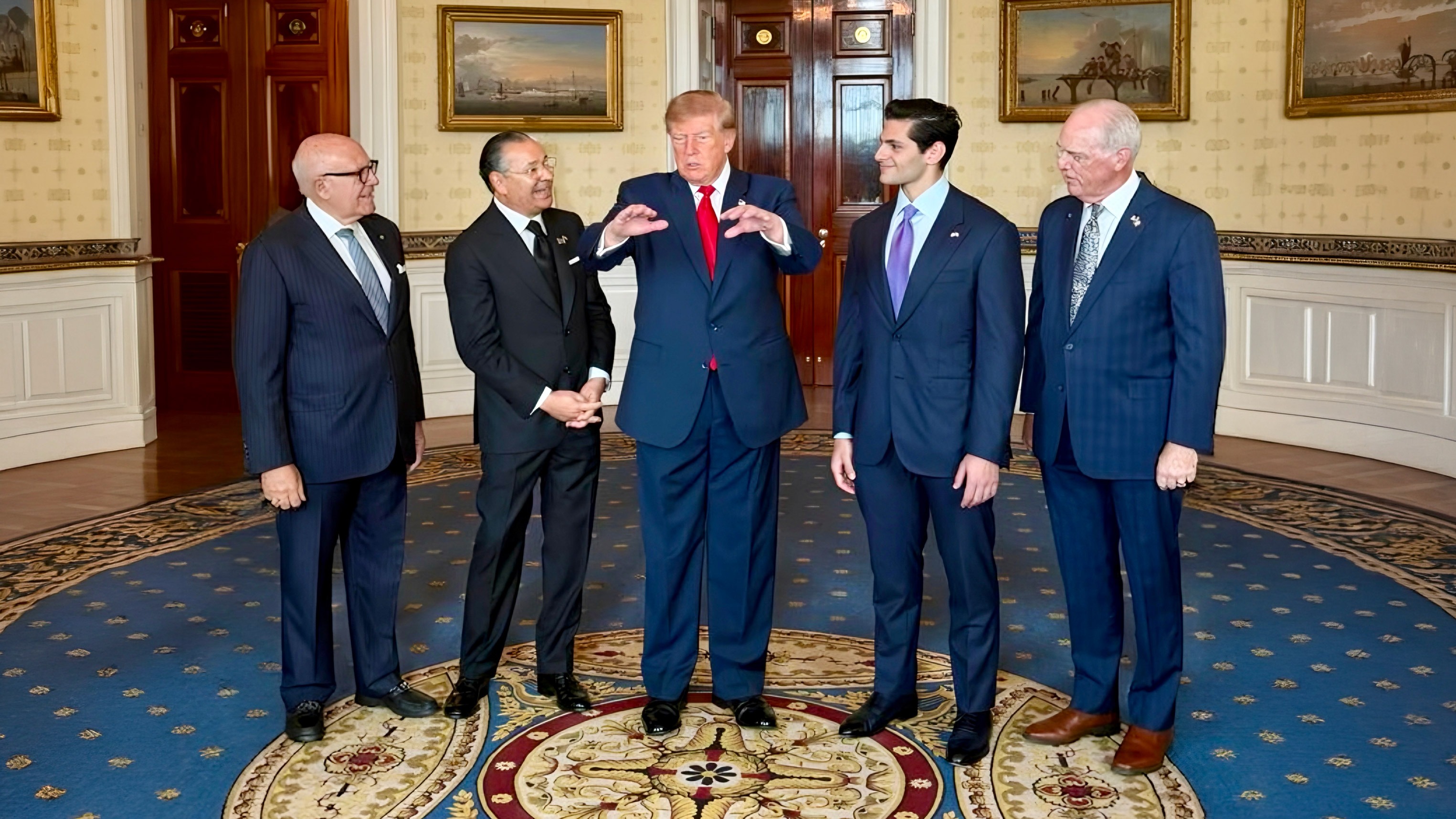 <p>Kamel Ghribi with Donald J. Trump President of the United States-3</p>